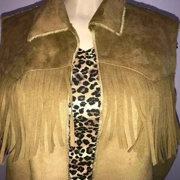 Valerie Stevens Women’s Fringed Brown Suede Vest - Picture 3 of 5